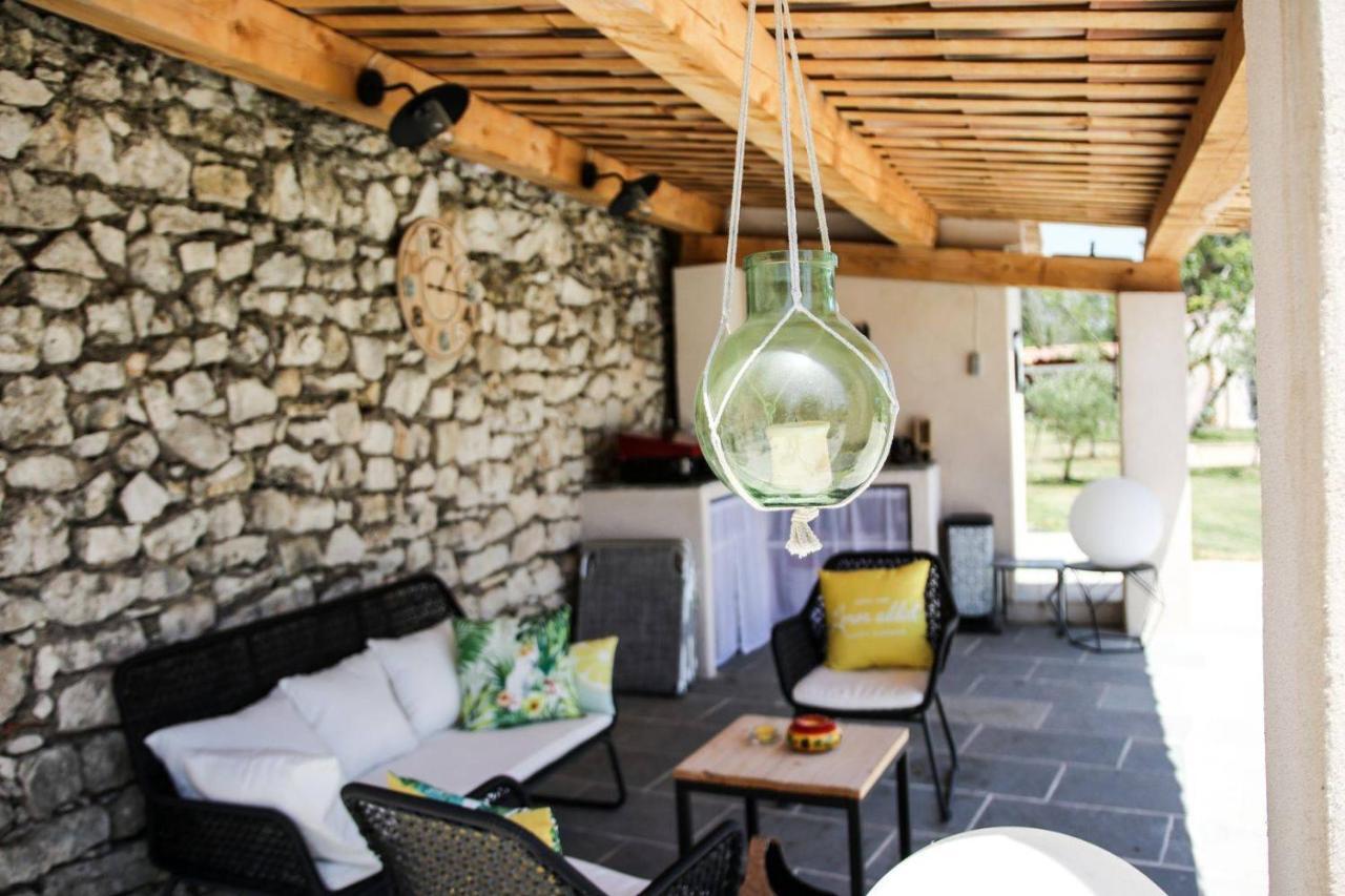 Le Mas De La Calade Bed & Breakfast Aix-en-Provence Exterior photo